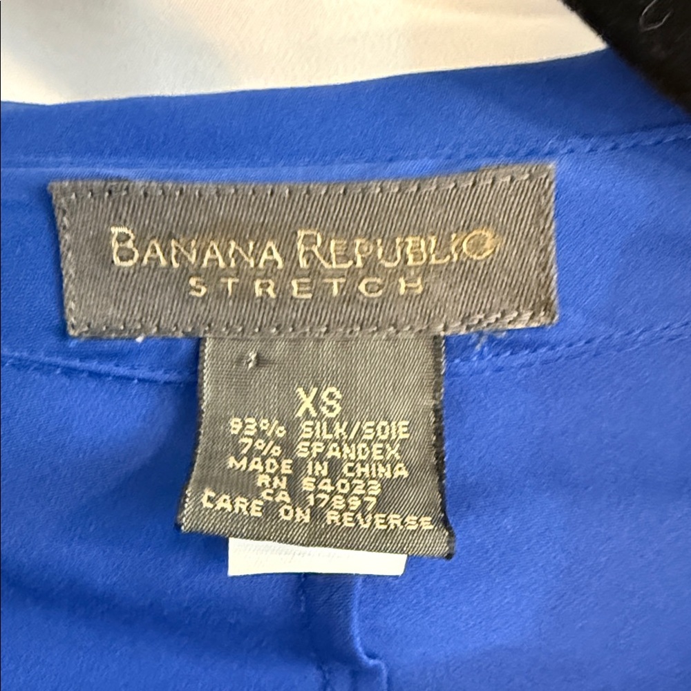 Banana Republic Stretch Silk Button-Up Blouse Royal Blue XS Classic Workwear Top - Picture 2 of 4